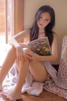 《艳妇荡乳》